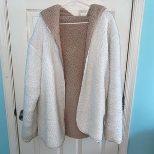 Women’s small Sherpa jacket.